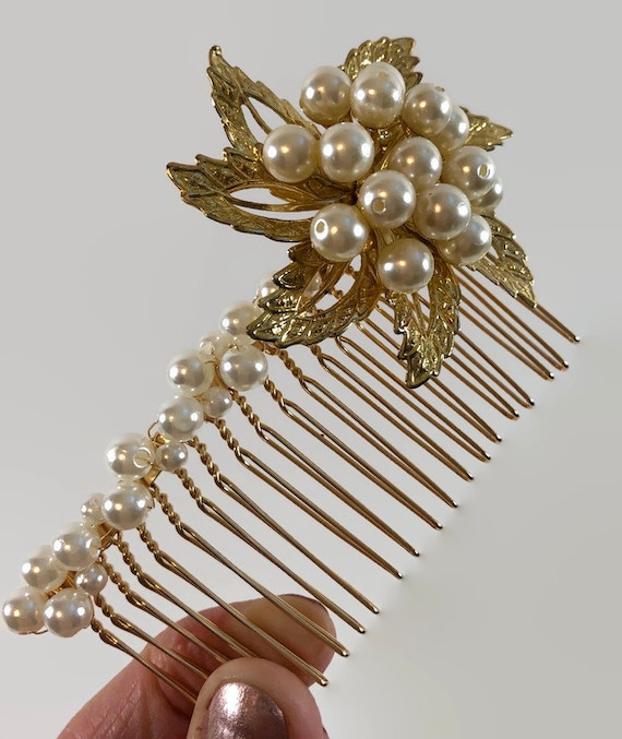 Vintage Inspired Pearl Hair Comb - Flower Hair Comb - Bridal  display picture 1
