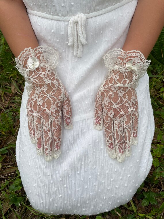 Vintage Gloves - Wedding Gloves - 1950's Gloves -… - image 4