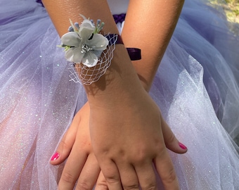 Magnolia Wrist Corsage - White Corsage - Bridesmaid Corsage - Prom Wrist Corsage - Floral Wrist Corsage - Wedding Corsage - Wristlet Corsage