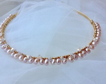 Pommeau en perle d’eau douce pêche, bandeau en cristal Swarovski nuptiale, peigne à cheveux en perle, pièce de cheveux en perle et en cristal