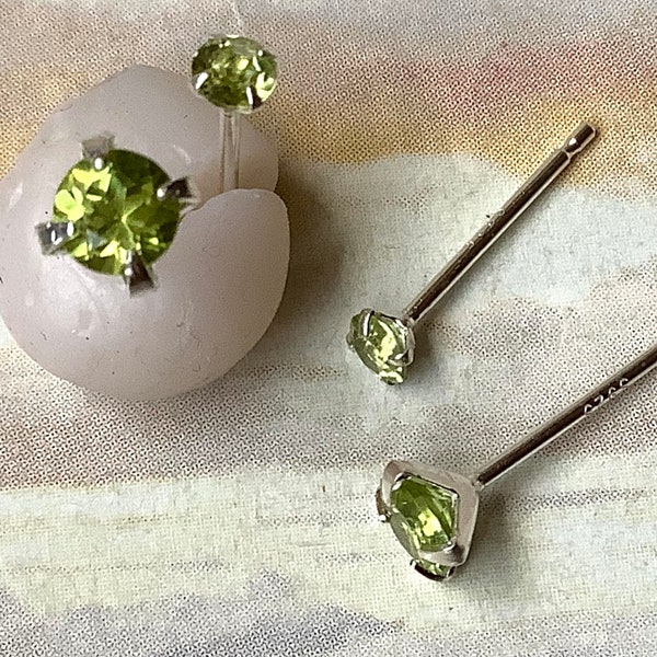 Peridot Stud Earrings, Peridot Studs in Sterling Silver and Gold Vermeil, 3mmm, 4mm, 5mm,Healing,August Birthstone,Natural Gemstone Earrings
