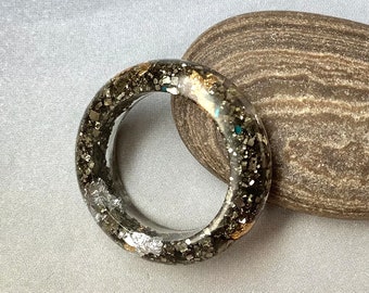 Pyrite Ring, Raw Pyrite nuggets Ring, Pyrite Resin Ring Healing Stone Ring Birthstone, Birthday gift, BlackGemstone Rings, Promise Ring