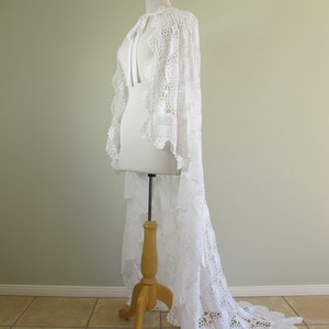 DRAMATIC Vintage Crochet Lace White Wedding Cape Capelet Train zdjęcie 2