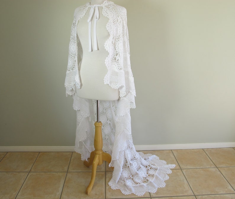 DRAMATIC Vintage Crochet Lace White Wedding Cape Capelet Train zdjęcie 1