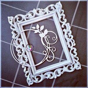 Circle Vine cut out. 1 pack of 10pcs. Perfect for any of your paper craft project!