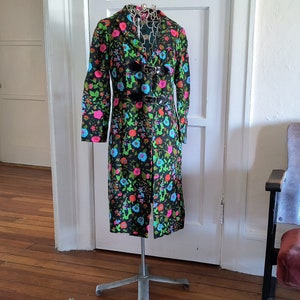 Amazing 60s bright floral coat image 1