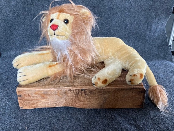 Lion clearance cat toy