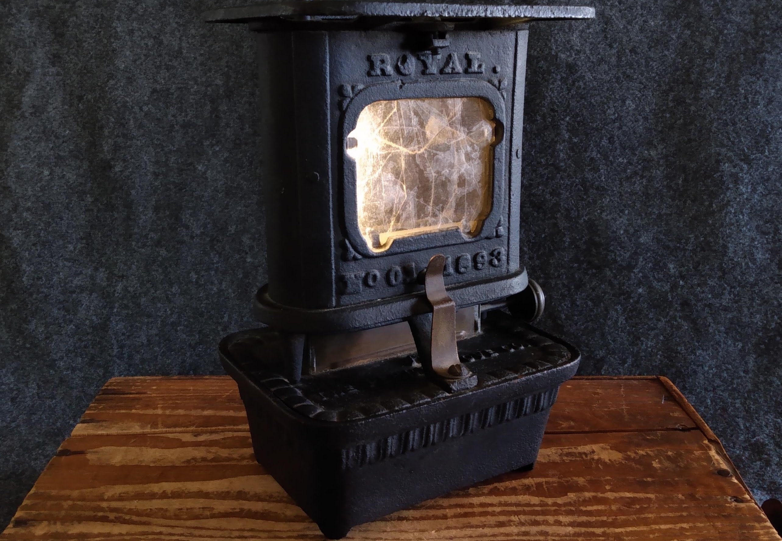 Vintage Miniature Cast Iron Stove Oven Pot Belly Blaze Salesman Sample  Replica 8 Inch Dollhouse Fireplace Stove Ellathesella 