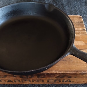 Cast Iron No. 8 Skillet USA
