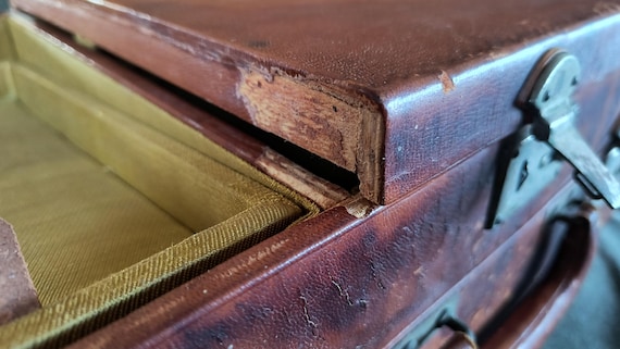 RARE Leather Vanity Train Case - image 8