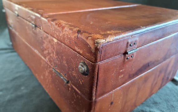 RARE Leather Vanity Train Case - image 7