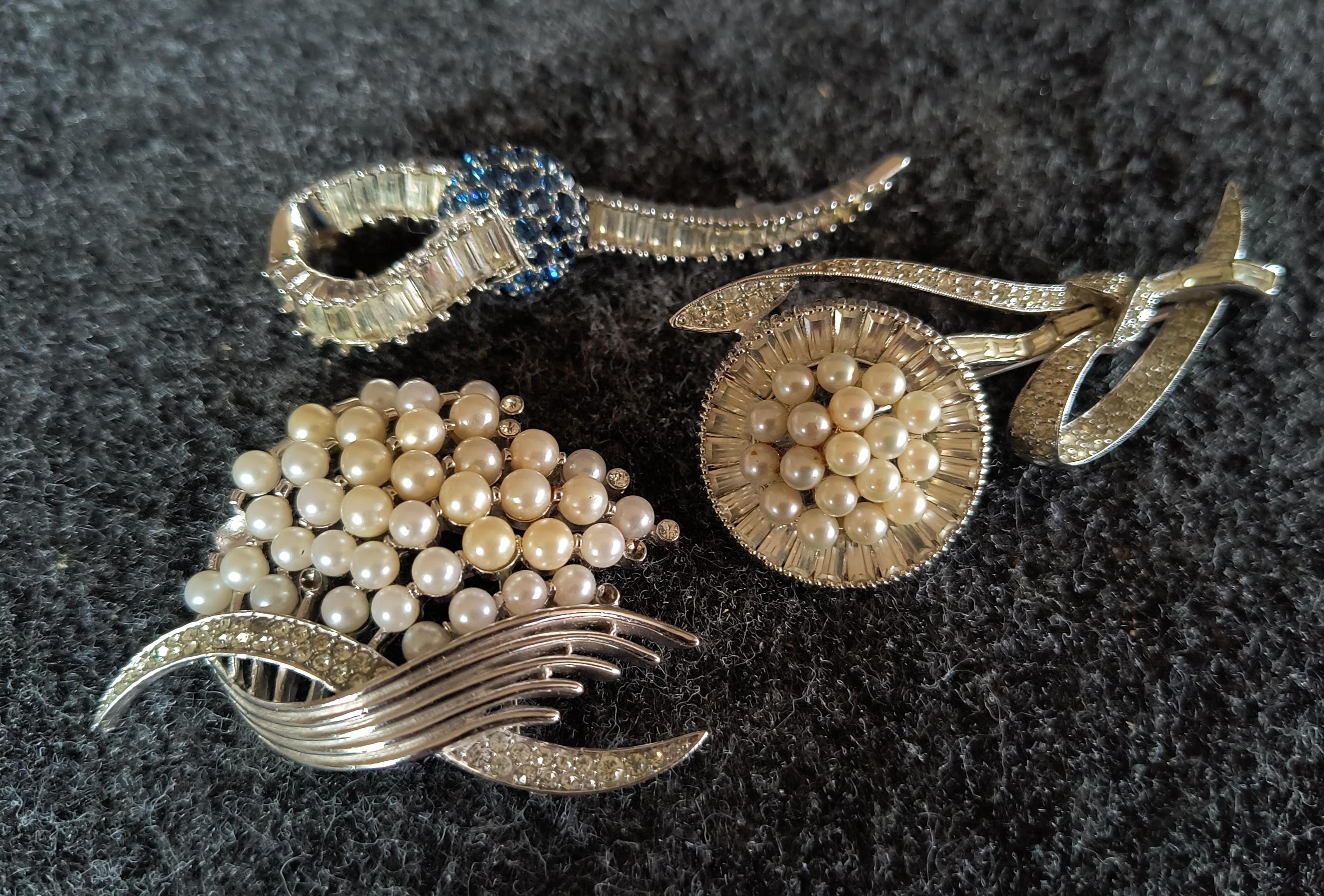 Jomaz Brooch - Etsy Jomaz Brooch - Etsy