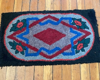 Antique primitive hooked rug Pennsylvania