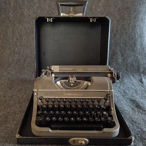 Underwood Champion Manual Portable Typewriter