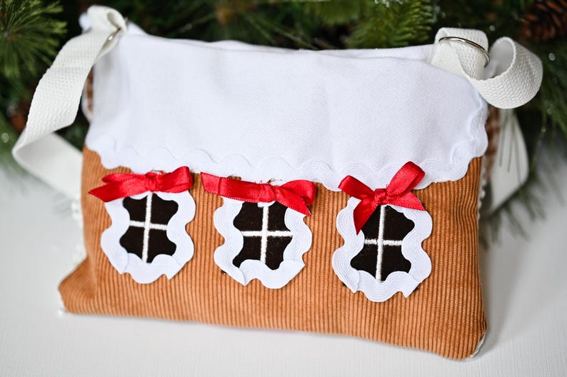 The back side of Gingerbread House Christmas Purse – Peppermint Candy Holiday Crossbody Bag.