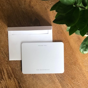 de correspondance personnalisées avec enveloppes – Ensemble de papeterie « Merci » personnalisée | Design élégant aux coins arrondis | Cadeau pour amis, collègues
