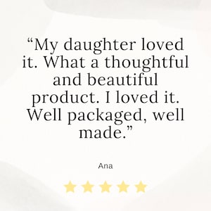 K&ouml;nnte beinhalten: "Meine Tochter hat es geliebt. Was f&uuml;r ein durchdachtes und wundersch&ouml;nes Produkt. Ich habe es geliebt. Gut verpackt, gut gemacht." - Ana