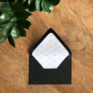 Protège-enveloppes prédécoupés à motif monogramme A7 – Idéal pour les mariages, les invitations, les cartes de vœux et les événements spéciaux