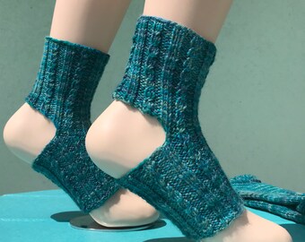 Yoga Socks & Wrist Warmer Caribbean Gift Set