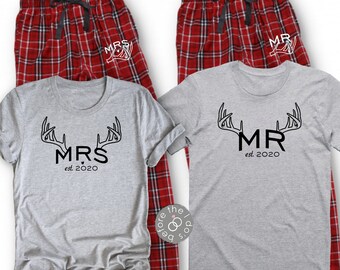 Personalized Pajamas - Mr and Mrs Pajamas - Christmas Pajamas Couple - Antler - Wedding Couple Gift (2266-PJ)