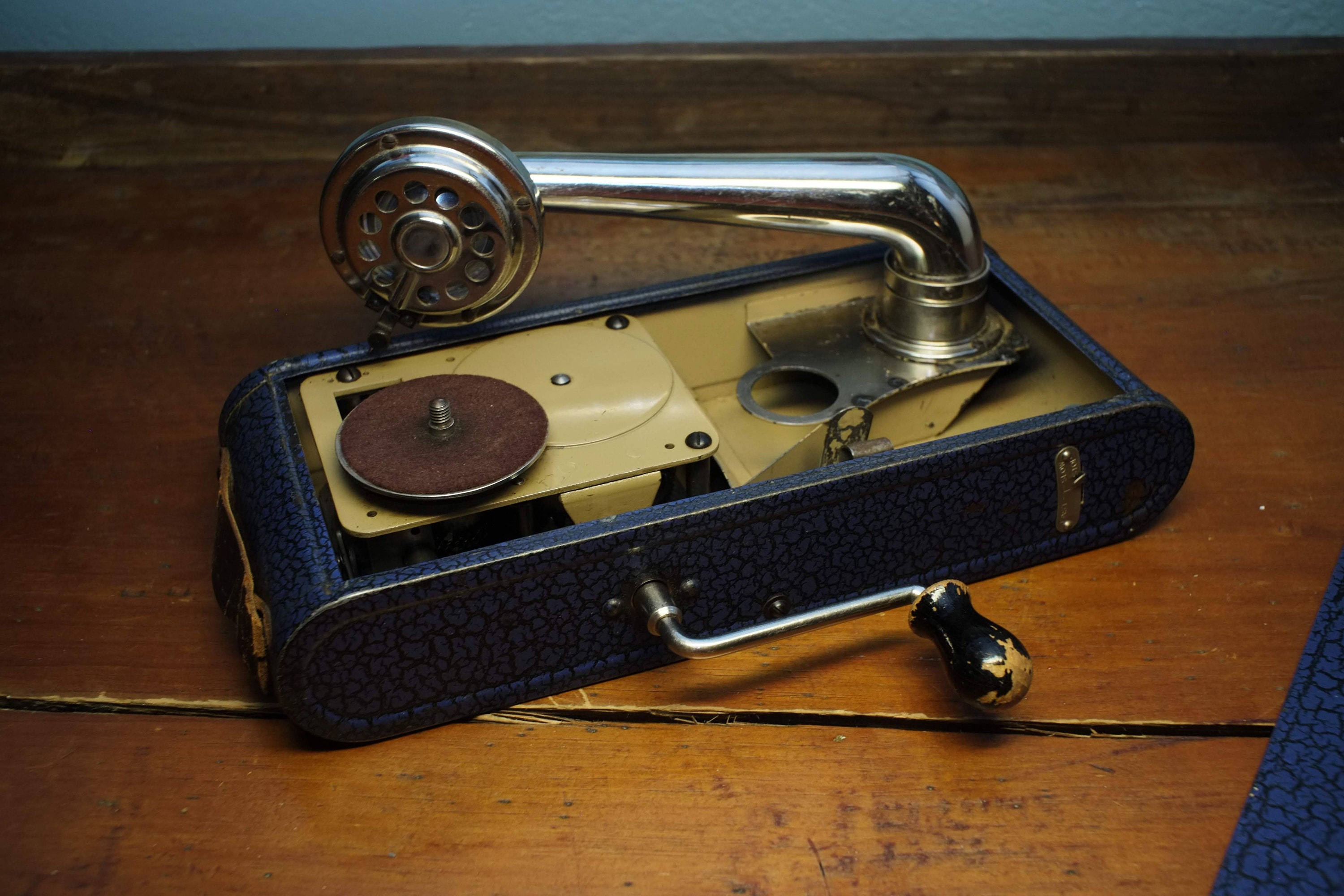 蓄音機 楽天市場】HOFEINZ 天然木材 蓄音機 純銅ホーン 工芸品 マルチレコード