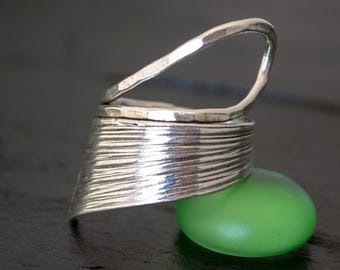 Anillo ajustable de plata de ley con diseño llamativo - Banda ancha, joya unisex para uso diario R04364