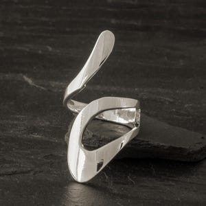 Sculptural Sterling Silver Adjustable Wrap Ring - Bold Modern Statement Jewelry for Women R10371