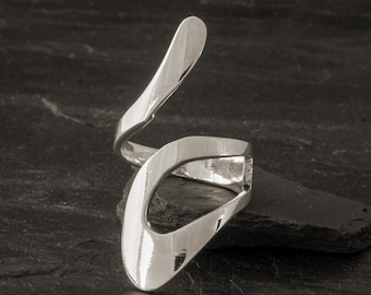 Sculptural Sterling Silver Adjustable Wrap Ring - Bold Modern Statement Jewelry for Women R10371
