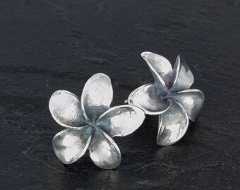 Rhodium-plated 925 Silver Plumeria Flower Lei Pendant with 18 Necklace Jewels Obsession Flower Necklace