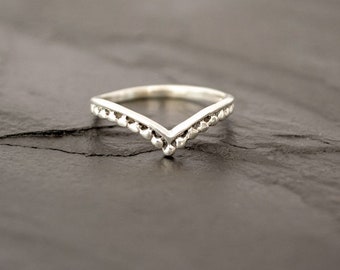 knuckle ring V design ring promise ring midi ring dainty ring Silver chevron ring 925 sterling silver V shape ring delicate ring