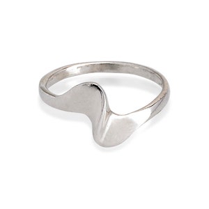 Delicate Sterling Silver Wave Ring - Minimalist Ocean-Inspired Jewelry for Women R03419