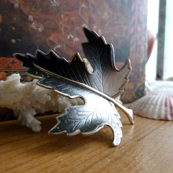 1980s Maple Leaf Brooch, Two Tone Silver Black Je… - image 4