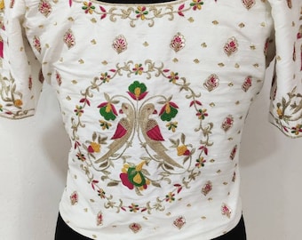 Maßgeschneiderte Rohseidenbluse mit mehrfarbiger Zardosi-Stickerei | Auf Bestellung Saree Bluse