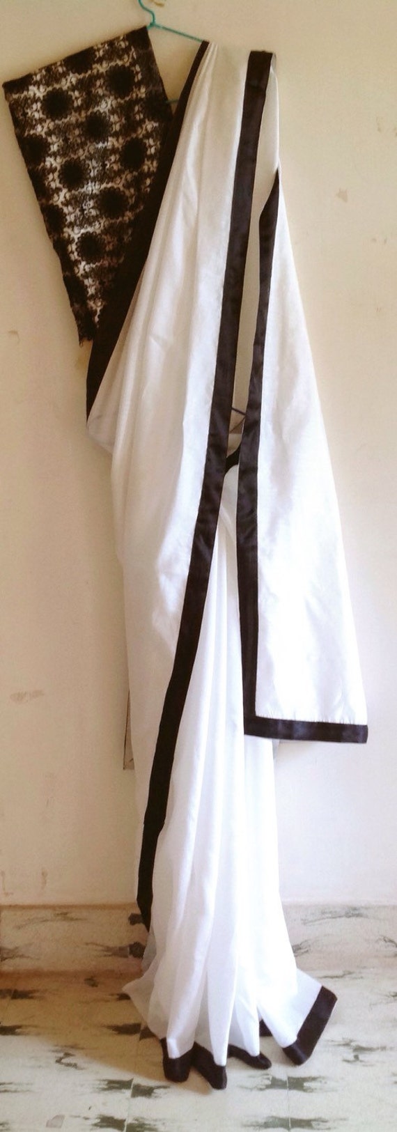 Sari de yute blanco y negro con borde de satén y blusa de encaje bordado -  Etsy México, image size:570x1625