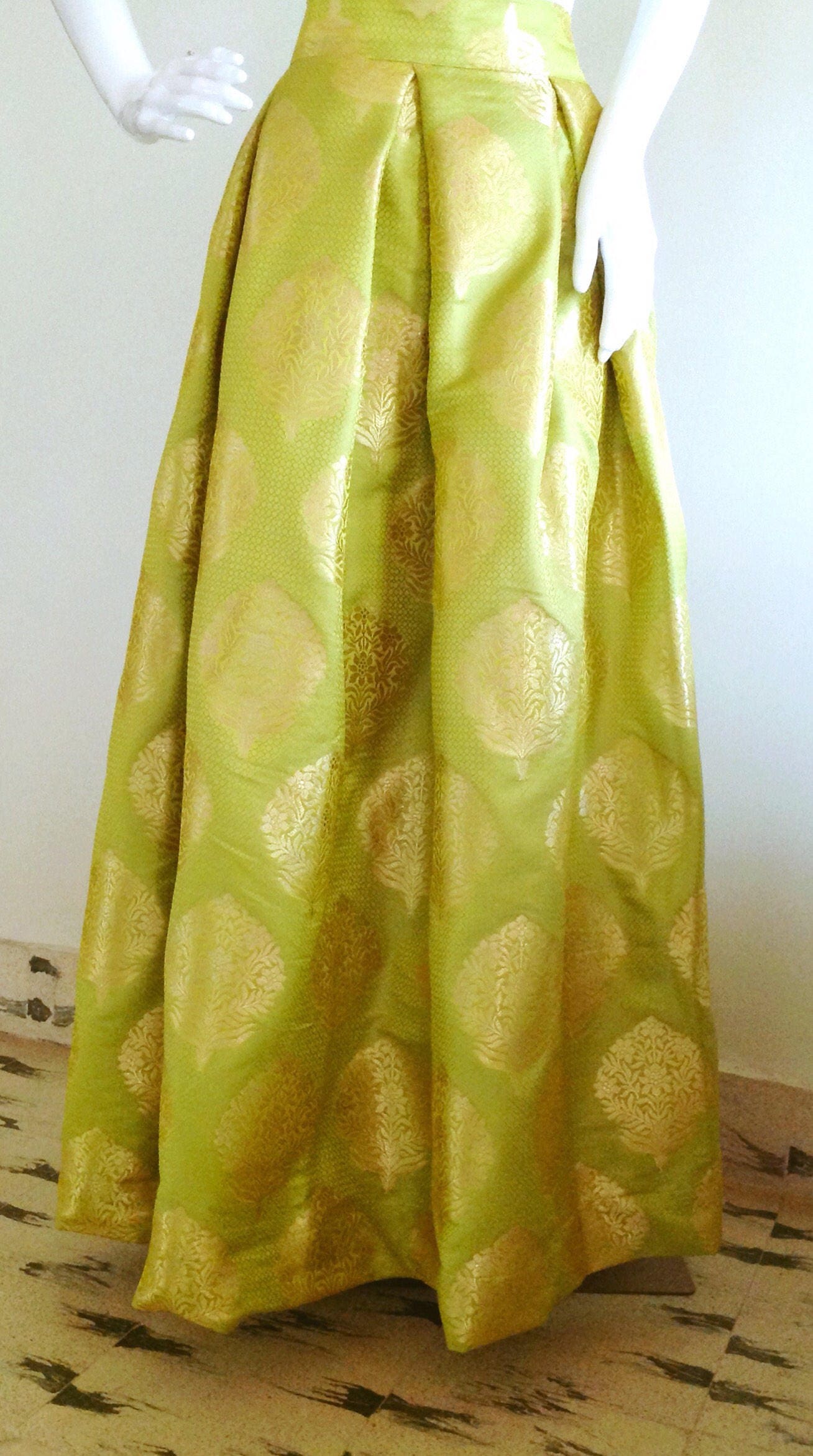 Gold brocade pleated skirt hot sale