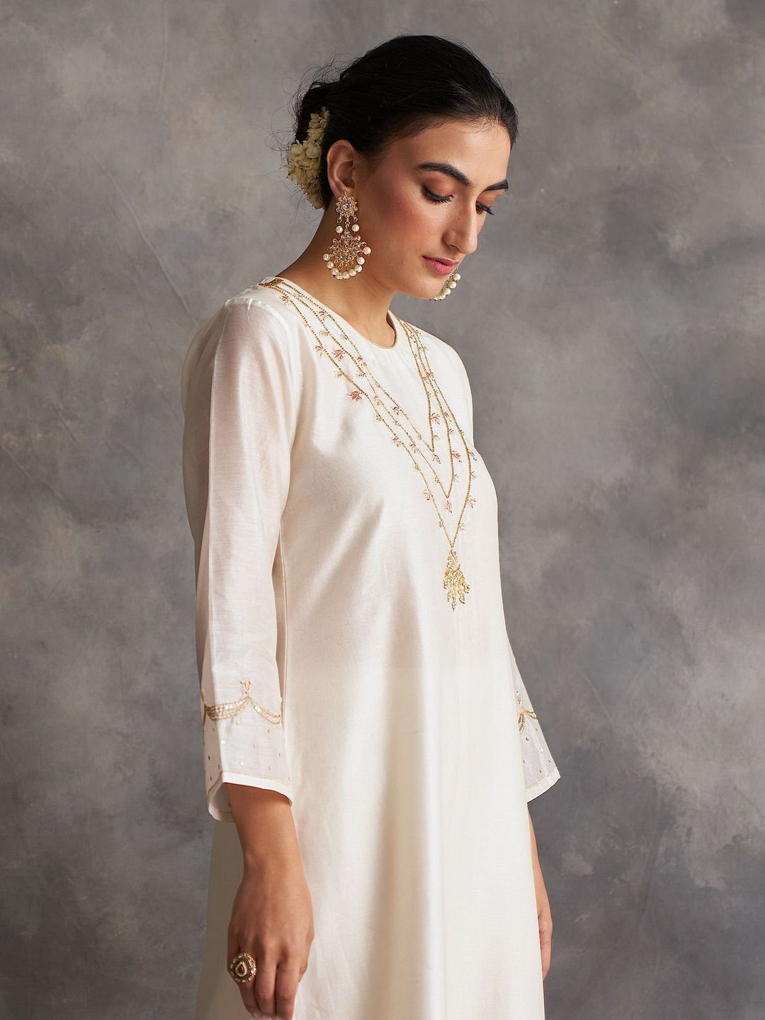 Silk Blend Zari Embroidery Sleeveless Straight White Kurta for summer