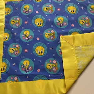 Lovey-Looney Tunes Tweety Bird w/Yellow Satin Binding and Backing