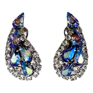 Vintage Aurora Borealis Rhinestone Clip Earrings: Paisley Design