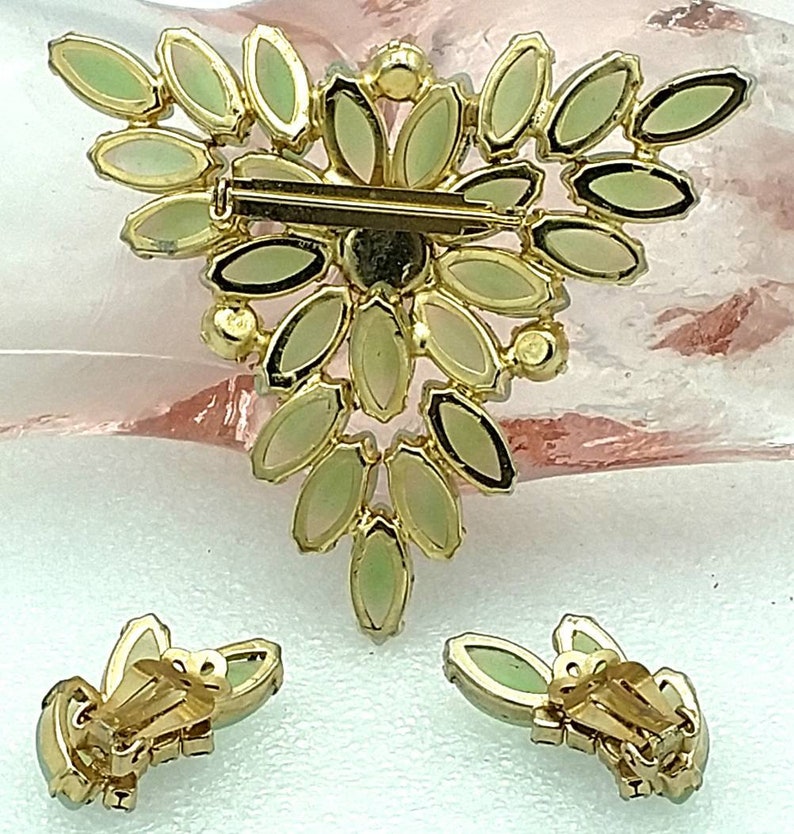 Lime Green Givre/' Satin Glass and Aurora Borealis Rhinestones! Rhinestone Brooch and Earrings Set