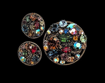 Conjunto de broche y pendientes de clip vintage austriacos con diamantes de imitación: joyas coloridas en tonos dorados