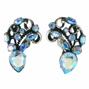 Blue Aurora Borealis Rhinestone Clip Earrings: Vintage Sparkle