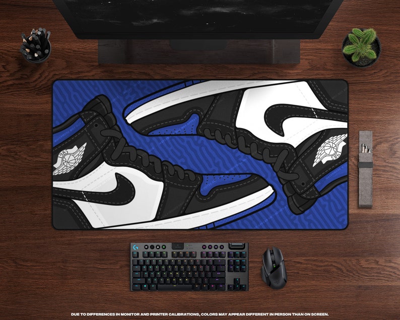 Retro Ones Gaming Desk Mat Hypebeast Sneaker Decor, XL MousePad, Large Gaming Mousepad, Mousepad XXL, Extra Large Desk Pad, Sneakerhead Royal Toe