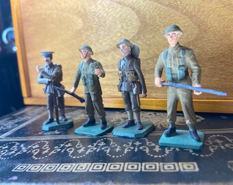 5 Toy Soldiers WW2