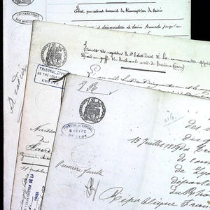 Documentos franceses, papéis do século XIX, papéis legais antigos com selos, escrita fina e elegante, papel efêmero da França, histórico