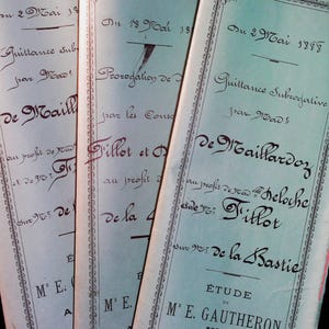 Documentos franceses, papéis do século XIX, papéis legais antigos com selos, escrita fina e elegante, papel efêmero da França, histórico
