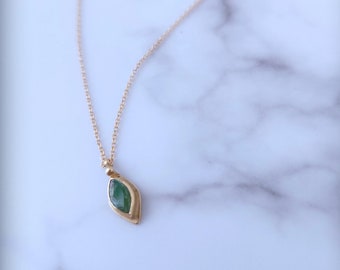 14k Emerald Navette ketting, Emerald Devi Leaf Bezel Charm, 14k Gold Emerald Ketting, Mei Birthstone, Marquise Charm, Botanische Charme