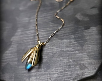 14k Gold Firefly Necklace, Gemstone Firefly Necklace, 14k Gold Insect Amulet, Solid Gold Firefly Jewelry with Gems, 14k Gold Lightening Bug