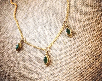 14k en Emerald Devi Leaves Trio ketting, 14k goud en Emerald Cascade ketting