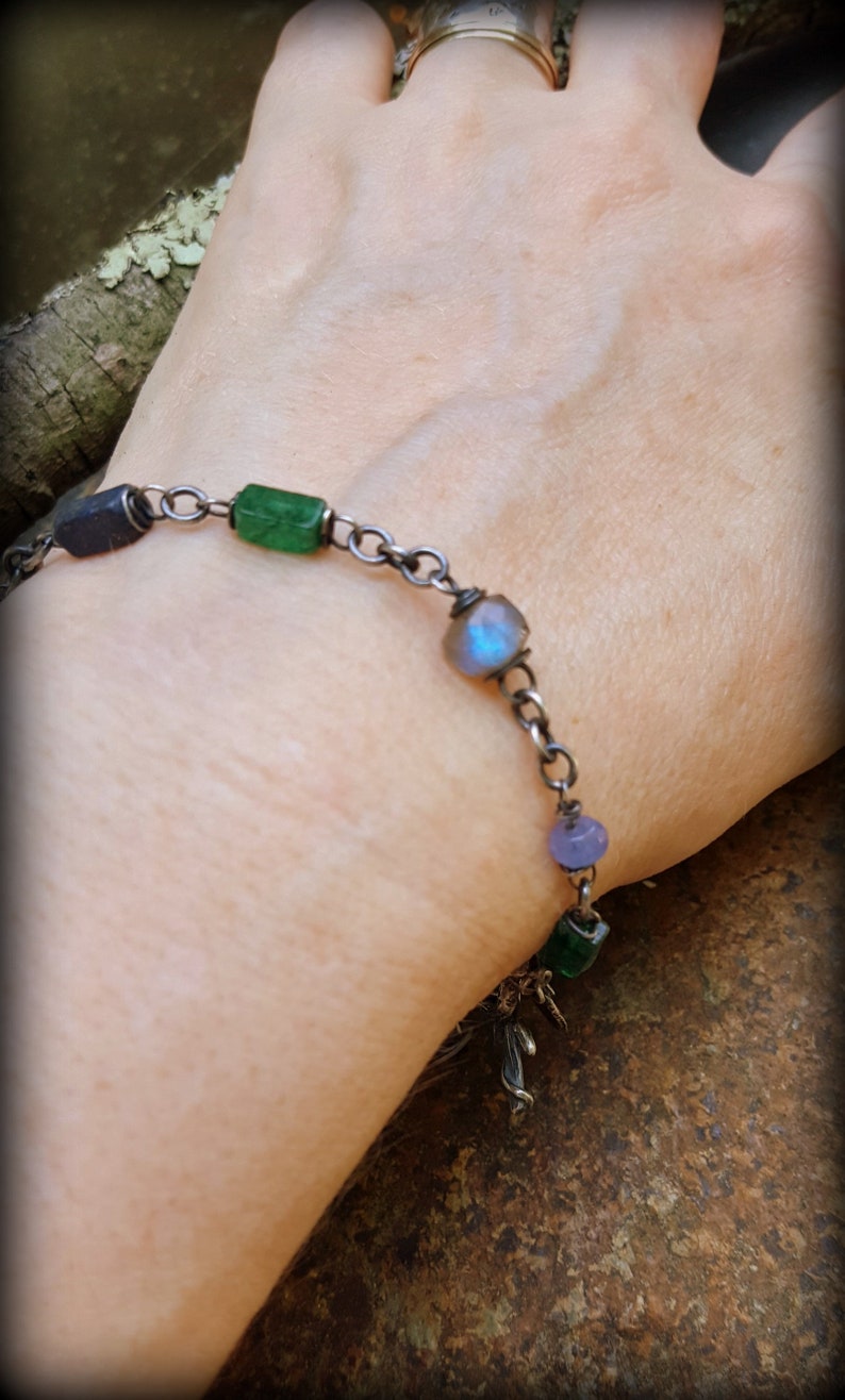CHAIN LINK FROG BRACELET WITH LABRADORITE