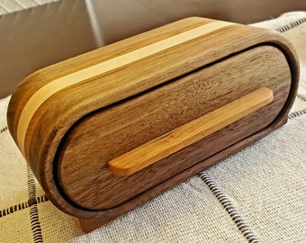 Pequeña caja de madera multiusos